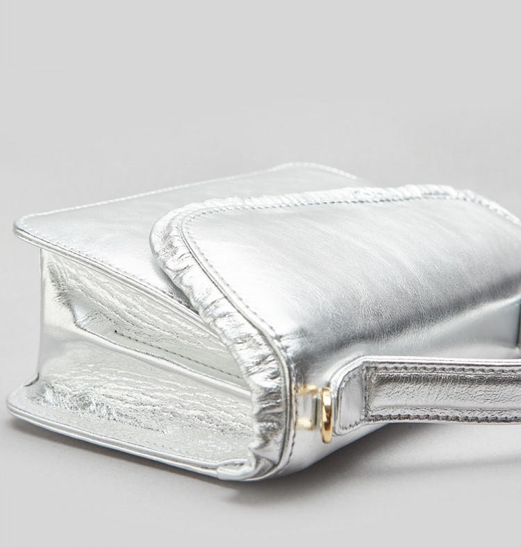 Frilly Box Silver